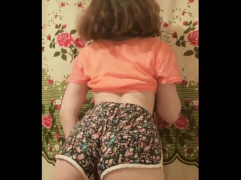 ❤️ Sexy ung babe tar av seg shortsen på kamera ❤ Sludder hos oss ❌️❤