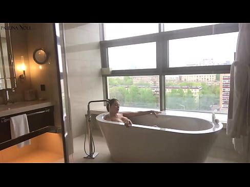 ❤️ En fantastisk babe som lidenskapelig rykker av seg fitta på badet ❤ Sludder hos oss ❌️❤